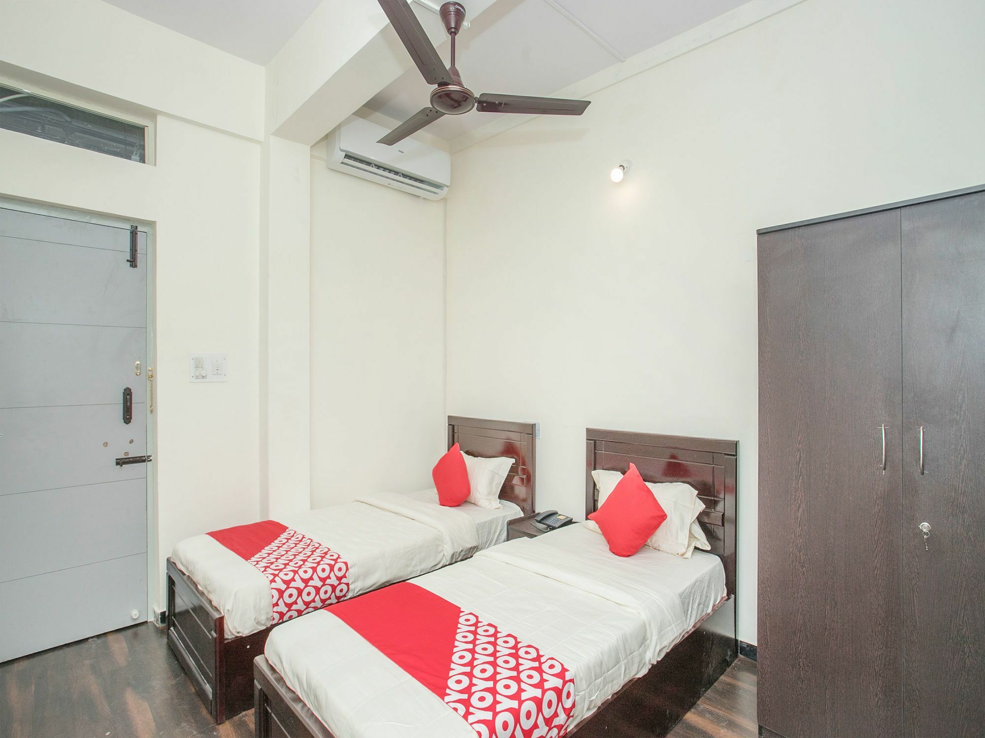 Oyo 14430 Sunshine Grand Hotel Bangalore Bagian luar foto